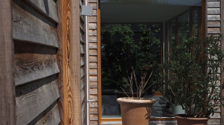 Holzfassade im Detail