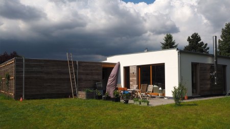 Bungalow als Effizienzhaus 55 Gartenansicht